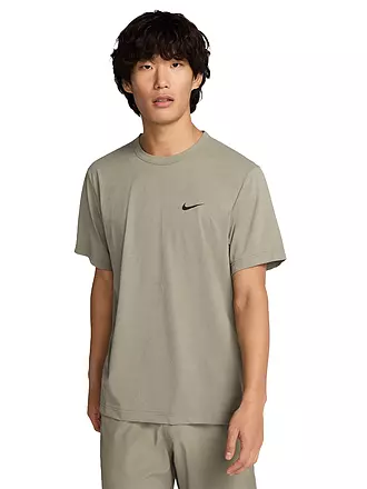 NIKE | Herren Fitnessshirt Dri-FIT UV Hyverse | olive