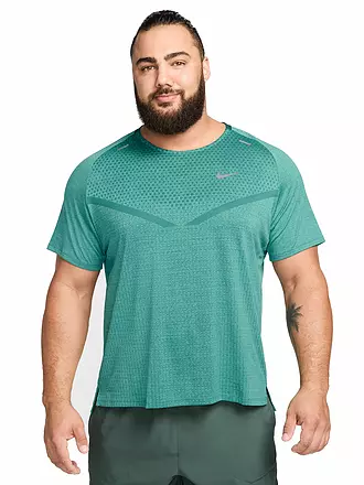 NIKE | Herren Laufshirt Dri-FIT ADV TechKnit Ultra | dunkelgrün