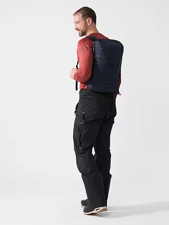 PINQPONQ | Rucksack Kontor Solid 16L | schwarz