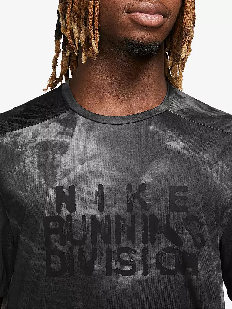 NIKE | Herren Laufshirt Dri-FIT Run Division Rise 365 | schwarz